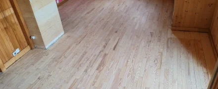 Ponçage du parquet sapin à Verchaix